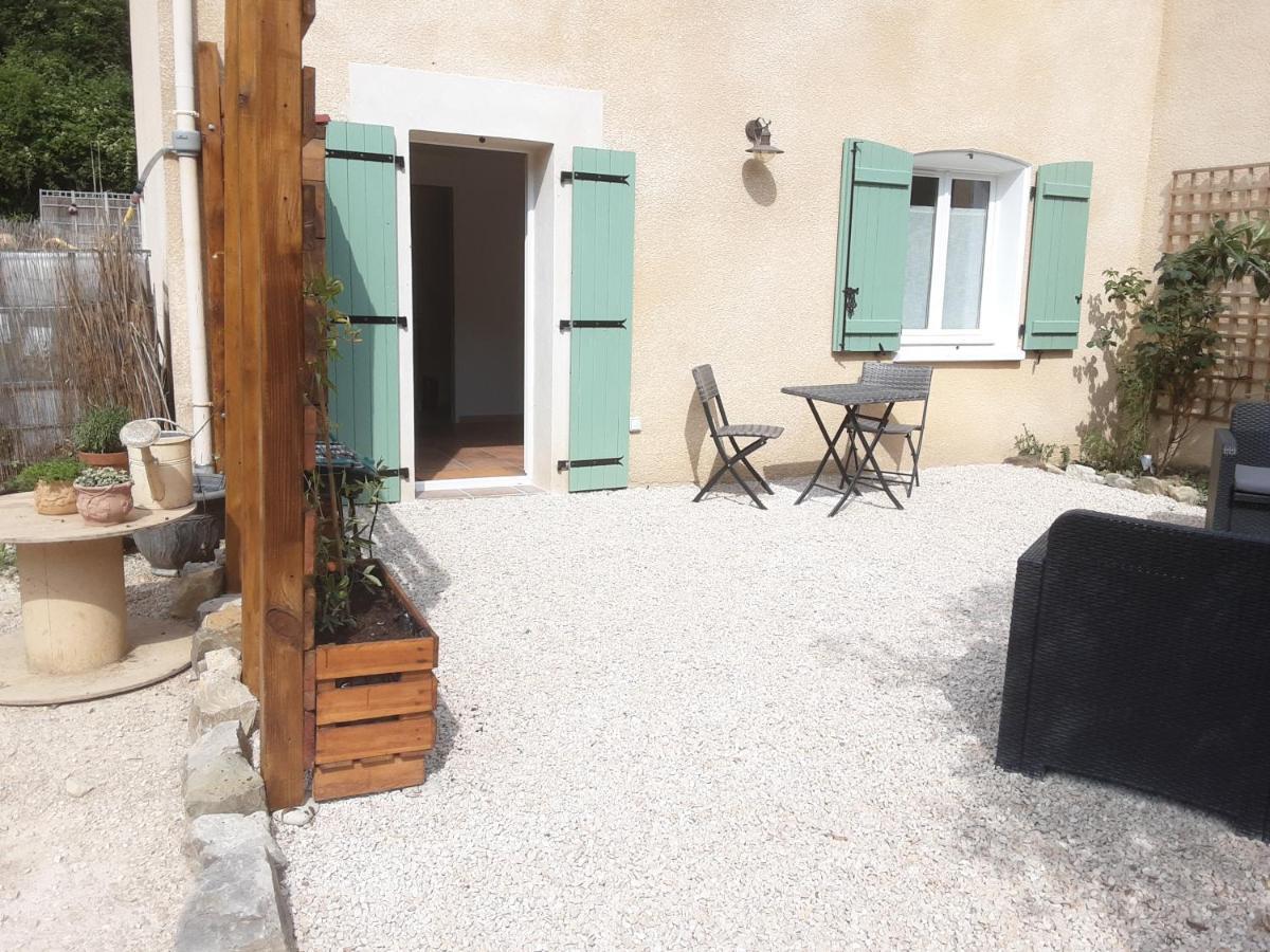 Le Chemin De Bruniele Apartment Aubres ภายนอก รูปภาพ