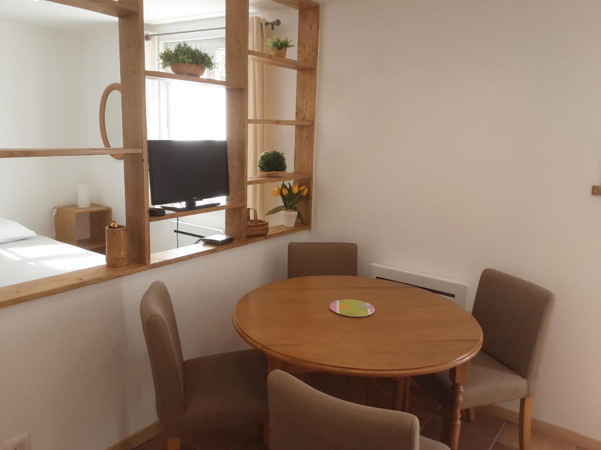 Le Chemin De Bruniele Apartment Aubres ภายนอก รูปภาพ