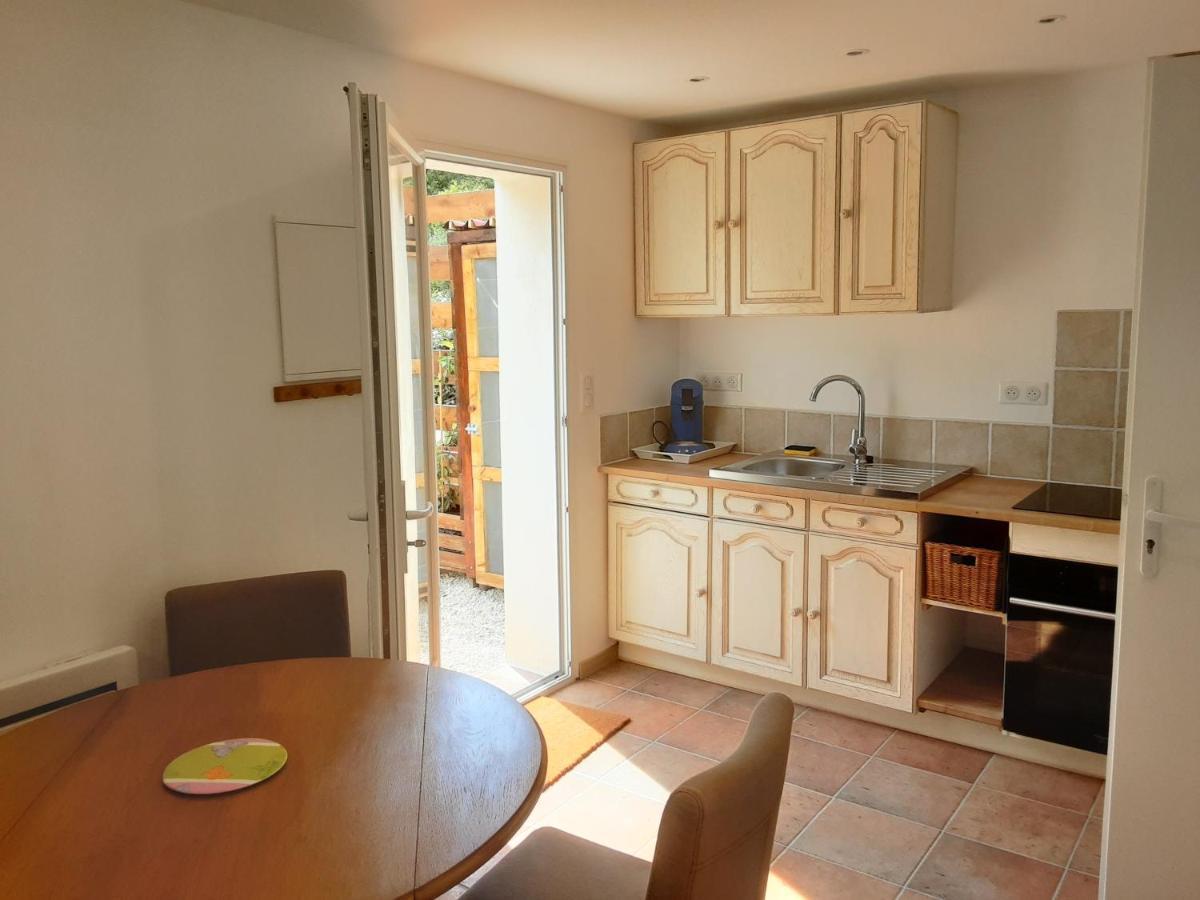 Le Chemin De Bruniele Apartment Aubres ภายนอก รูปภาพ